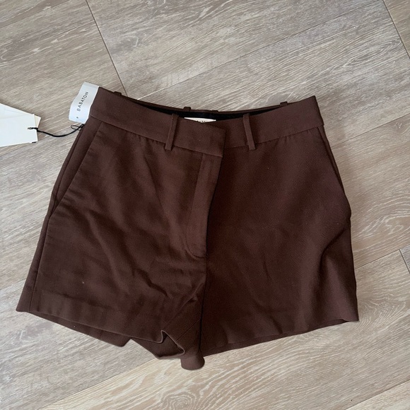 Aritzia 
Babaton Agency Mini Short in Coffee Bean (Brown)
Size M - Picture 1 of 5